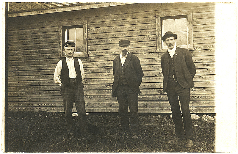 Poul med naboer, 1906/07.
...