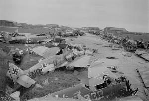 Flyvestation Aalborg sommeren 1945